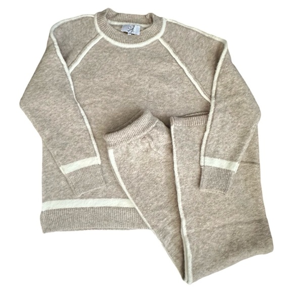 JS MILLENIUM Paris Fashion 2 PC Sweater Set O/S $120 - Picture 5 of 17